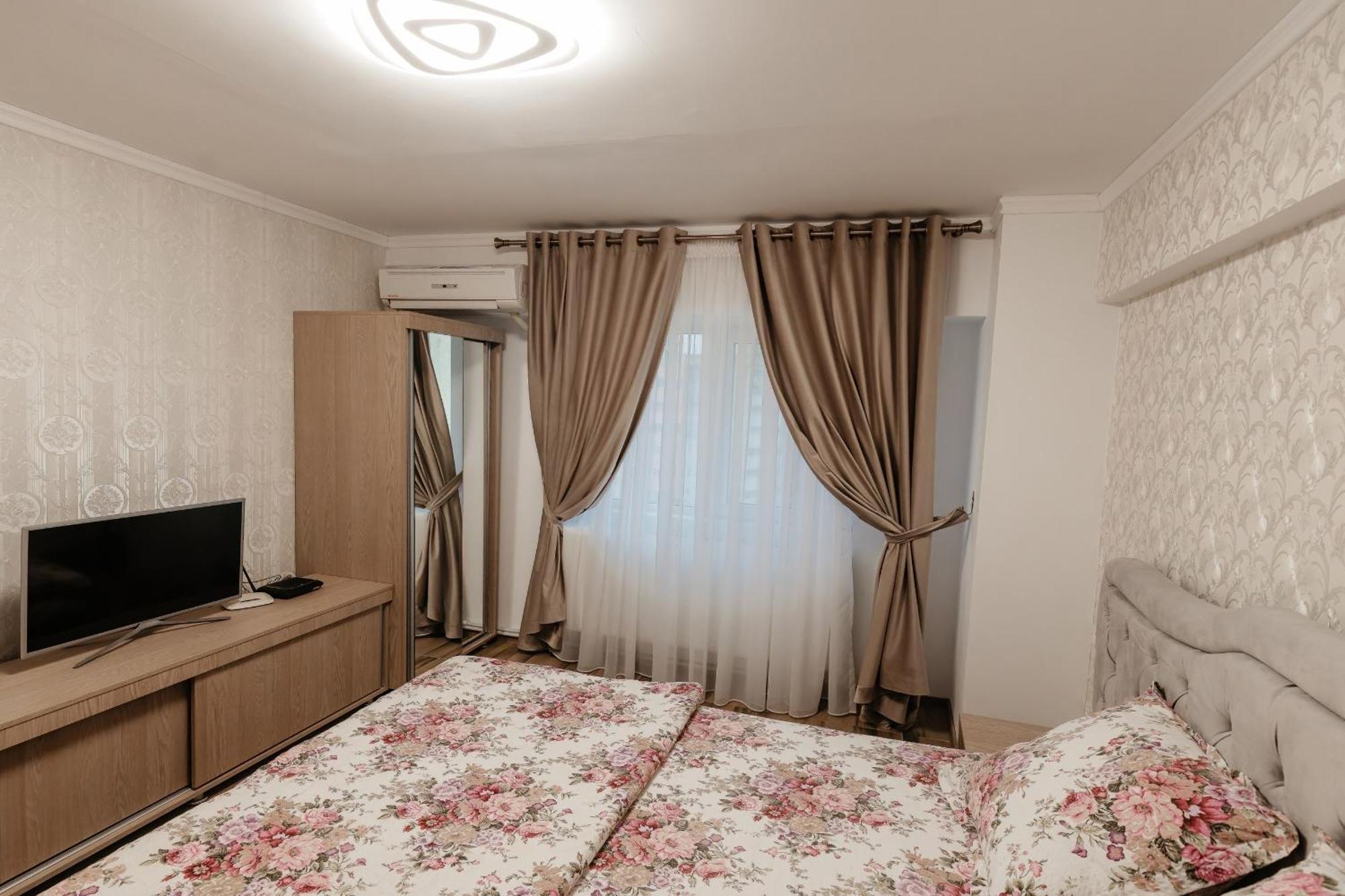 Luxury Radox Apartment Buzau City Center ภายนอก รูปภาพ